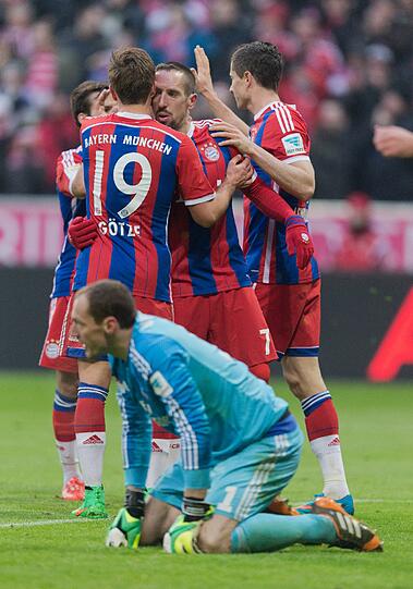 FRANCK RIBÉRY - NOTE 2 - Kam für Benatia. Gab sein Pflichtspiel-Debüt 2015. War gleich von Beginn an drin. Durfte auch noch ein Tor erzielen, das 7:0. Ließ erkennen, welchen Spaß er am Bayern-Fußball hat.