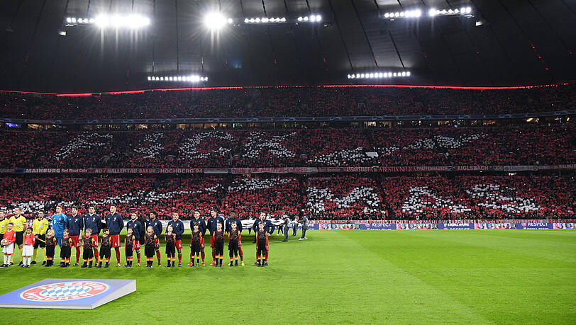 Die Agentur-Choreo beim Spiel gegen den FC Liverpool. Die Agentur-Choreo beim Spiel gegen den FC Liverpool.