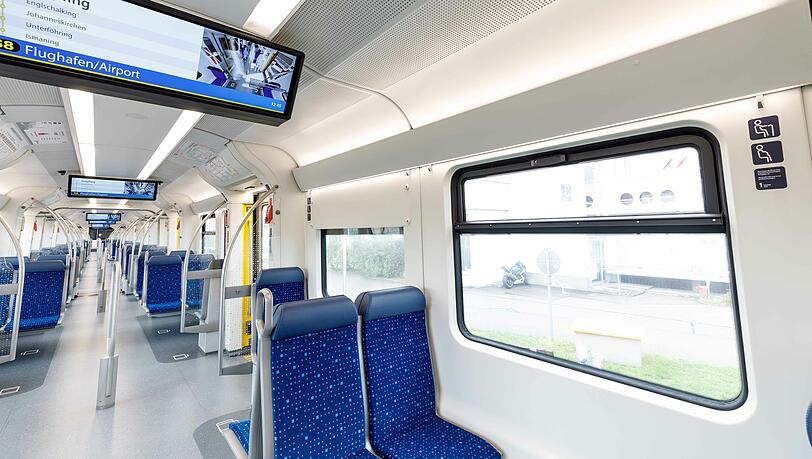 Die alten, neuen S-Bahnen sind heller und haben mehr Platz.