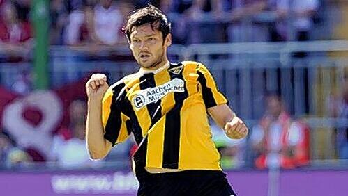 Aachens Tor-Garantie: Benjamin Auer hat in dieser Saison bereits 13 Mal für die Alemannia getroffen. Dies ist den Fürthern natürlich nicht verborgen geblieben. Aachens Tor-Garantie: Benjamin Auer hat in dieser Saison bereits 13 Mal für die Alemannia getroffen. Dies ist den Fürthern natürlich nicht verborgen geblieben.