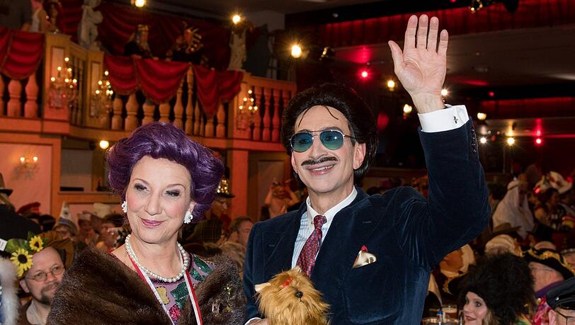 BR-Fernsehdirektor Reinhard Scolik mit Birgit Spanner-Ulmer, der BR-Direktorin Produktion und Technik, beim Frankenfasching 2019 in Veitshöchheim. Die Lust am Verkleiden hat der Österreicher erst in München für sich entdeckt. BR-Fernsehdirektor Reinhard Scolik mit Birgit Spanner-Ulmer, der BR-Direktorin Produktion und Technik, beim Frankenfasching 2019 in Veitshöchheim. Die Lust am Verkleiden hat der Österreicher erst in München für sich entdeckt.