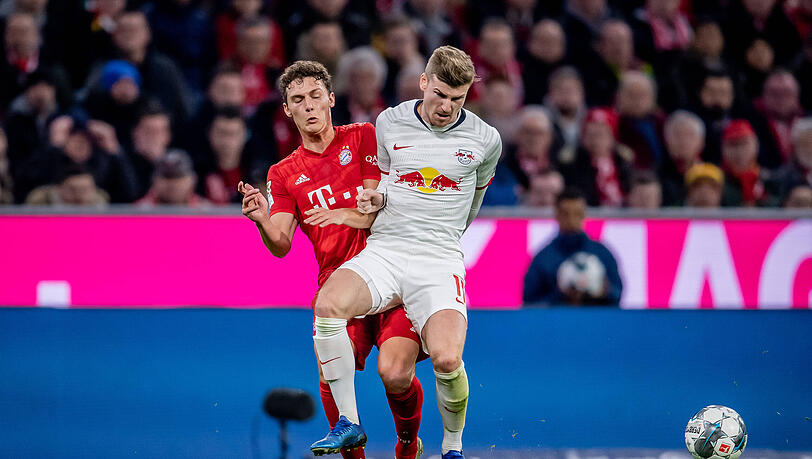 Wieder geht es für Timo Werner gegen den FC Bayern München - hier im Duell mit Benjamin Pavard