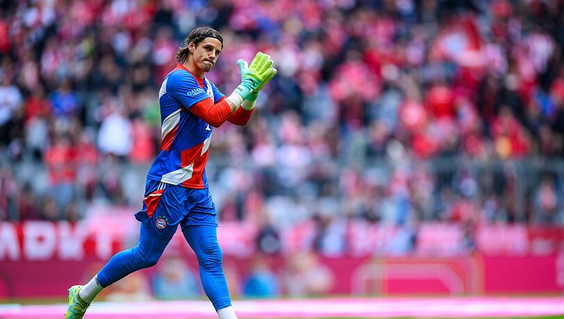 Münchens Torwart Yann Sommer kommt ins Stadion.