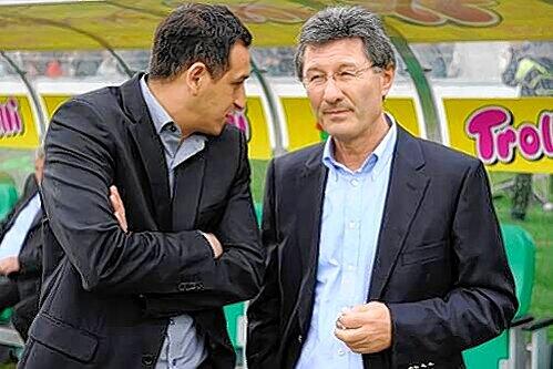 Sauere Mienen zum  munteren St. Pauli-Aufstiegstreiben: SpVgg-Manager Rachid Azzouzi und Präsident Helmut Hack (r.).