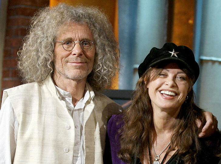 Auch mit 65 sieht "die Uschi" noch blendend aus. Im Bild mit ihrem Ex-Freund und Mit-Kommunarden Rainer Langhans.