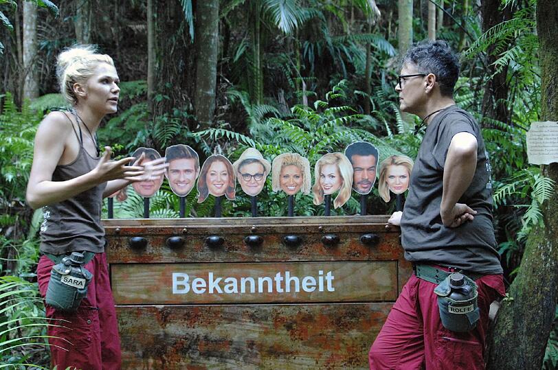 Sie müssen anhand von Pappfiguren alle Camper in den drei Kategorien Fleiß, Bekanntheit und Attraktivität sortieren. Nur wenn ihre Einschätzungen hundertprozentig mit dem Ranking der anderen Camper übereinstimmen, ist ihnen die Schatztruhe sicher.