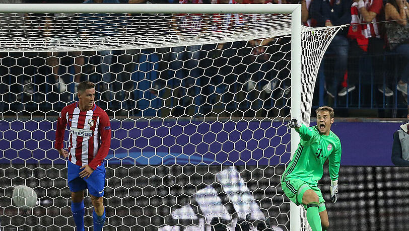 Manuel Neuer: Note 3. Auf der Hut beim Flachschuss von Carrasco, tauchte ins Eck. Gegen dessen Schuss ins lange zum 0:1 machtlos – sein erst zweites Gegentor in dieser Saison (gegen Ingolstadt). Manuel Neuer: Note 3. Auf der Hut beim Flachschuss von Carrasco, tauchte ins Eck. Gegen dessen Schuss ins lange zum 0:1 machtlos – sein erst zweites Gegentor in dieser Saison (gegen Ingolstadt).