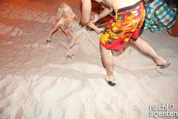 "New Year?s Eve on the Beach" im Beach 38°. Noch mehr Fotos gibt es unter: www.nachtagenten.de.