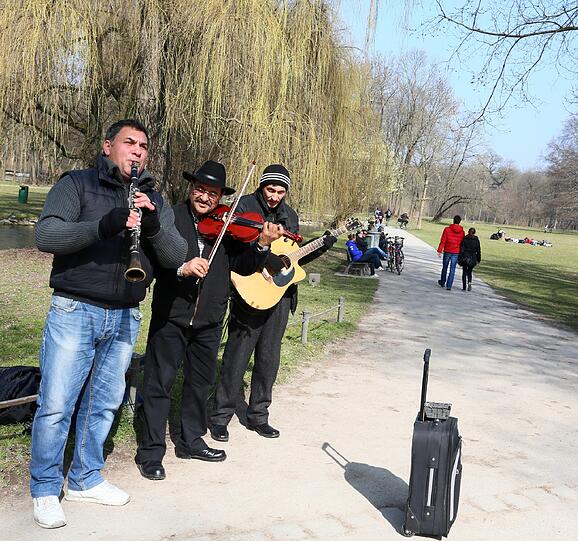 Sommer in der Stadt: München genießt den Frühling am Wochenende.