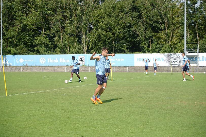 Die Bilder vom Freitagstraining der Löwen.