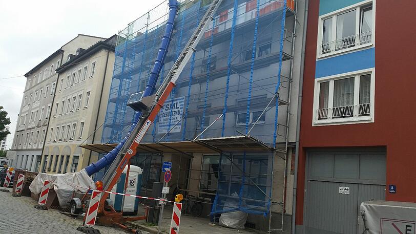 Wer hat den Entführer der Bankiersgattin gesehen? Der Unbekannte hatte sich eine Wohnung in der Bergmannstraße gemietet.
