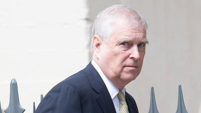 Andrew Mountbatten Windsor muss sein Zuhause verlassen. Andrew Mountbatten Windsor muss sein Zuhause verlassen.