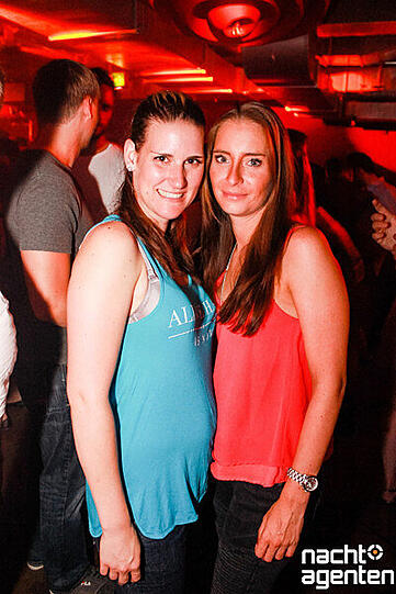 Auch im Gecko Club wurde ausgelassen ins Wochenende gefeiert. Foto: Tom Kiwi