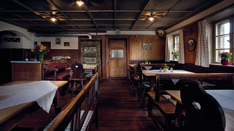 Kennen Sie diese Stube? Gut möglich, denn das Gasthaus Kandler war bereits Drehort mehrerer Serien und für den Rosenmüller-Film "Wer früher stirbt, ist länger tot"