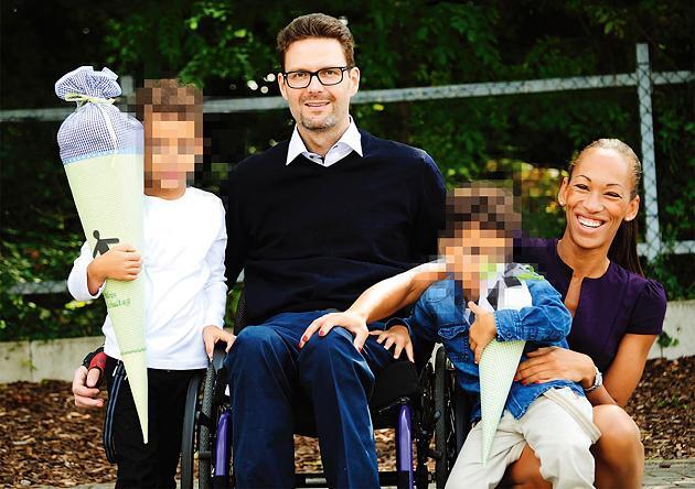 Astrid G. mit ihrer Familie
