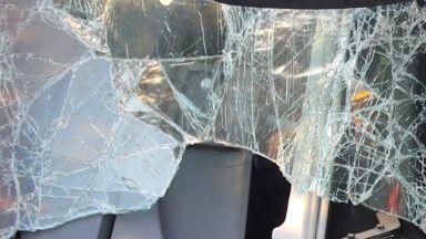 Bilder vom Unfallort auf der A9, wo sich ein Flixbus überschlagen hat. Ein Fahrgast ist ums Leben gekommen, etliche weitere erlitten zum Teil schwerste Verletzungen.