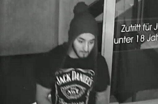 Die Polizei München sucht nach diesem Mann.