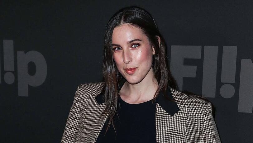 Scout Willis freut sich über die guten Wünsche für ihren Vater. Scout Willis freut sich über die guten Wünsche für ihren Vater.