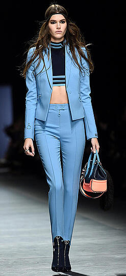 Kaum eine Show wurde so heiß erwartet, wie die von Versace. Die Bilder.