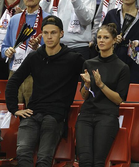 Joshua Kimmich liebt Jura-Studentin Lina.