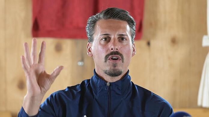Sandro Wagner spricht.