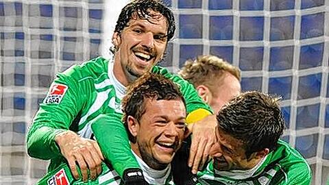 Jubeln bald nicht mehr gemeinsam: Marco Caligiuri (rechts) zieht es in die Bundesliga, Stephan Schröck bleibt zwei weitere Jahre beim Kleeblatt und die Zukunft von Marino Biliskov (hinten) ist offen.