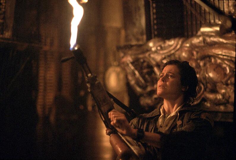 Sigourney Weaver spielte in den Horror-Kulissen von H.R.Giger eine ihrer großen Rollen, als Gegenspielerin und Opfer von "Alien".