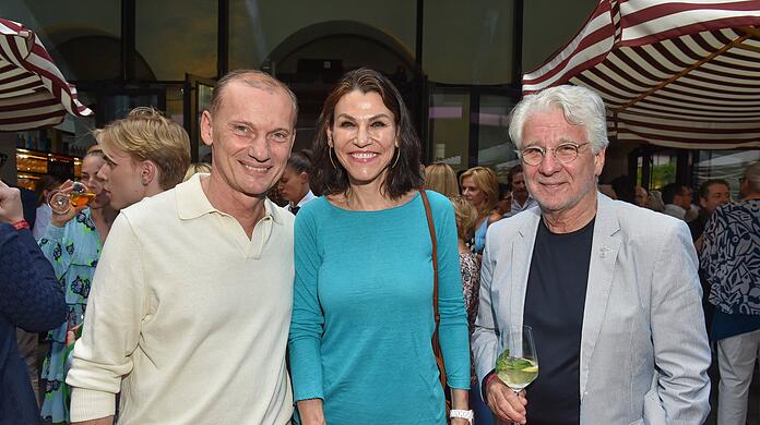 Rudi Kull (Inhaber Brenner), Prof. Dr. Marion Kiechle und Mann Marcel Reif beim
20 Jahre Brenner Sommerfest in München am 20.07.2023.
