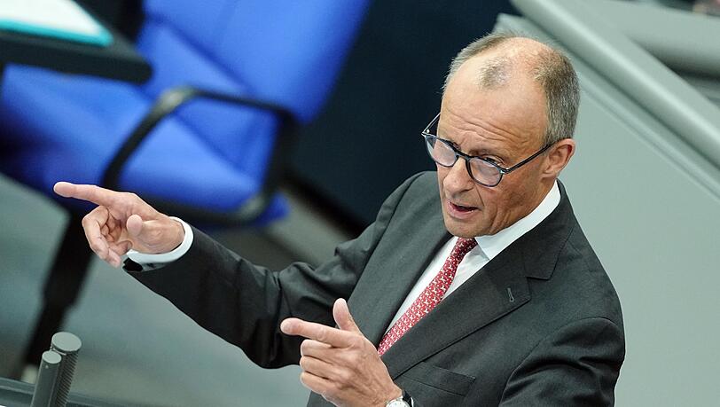 In der Generaldebatte des Bundestags stimmt Merz die Bürger auf den "Herbst der Reformen" ein.