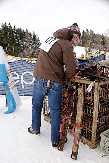 Mutige Fassdauben-Fahrer stürzen sich den Jaudenhang in Lenggries hinunter. Perfektes Bergwetter, gute Stimmung und Freibier machten die Veranstaltung zu einem gelungenen Event.