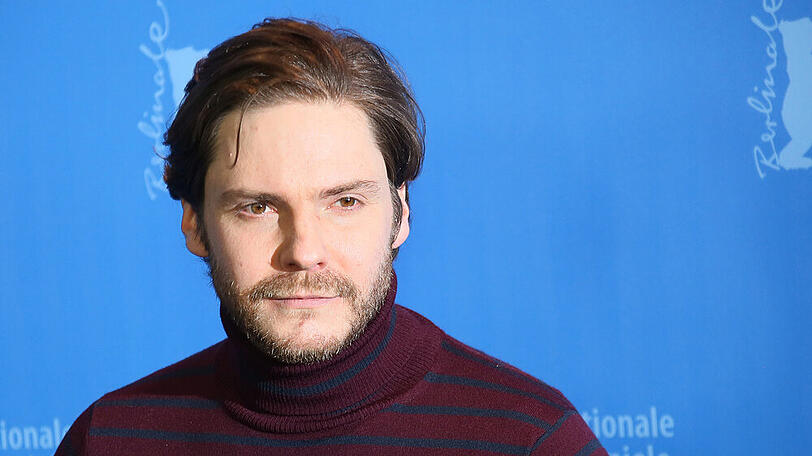 Nimmt erstmals auf dem Regiestuhl Platz: Daniel Brühl