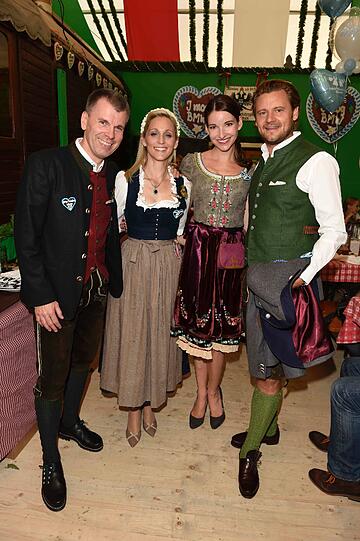 Peter Mey und Frau Candy Pomp mit Sophie Wepper und Freund David Meister