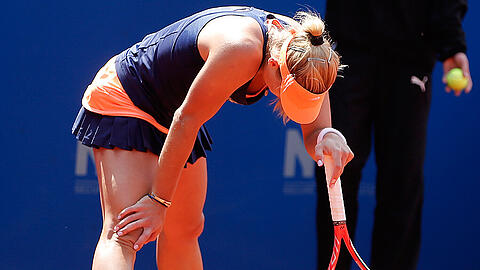 Hängender Kopf bei Angelique Kerber, die Australian-Open-Siegerin ist in Rom gleich zum Auftakt ausgeschieden.