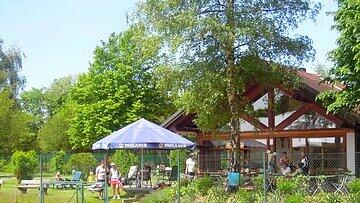 Das Clubhaus des TC Weiß-Blau Fideliopark e.V.
