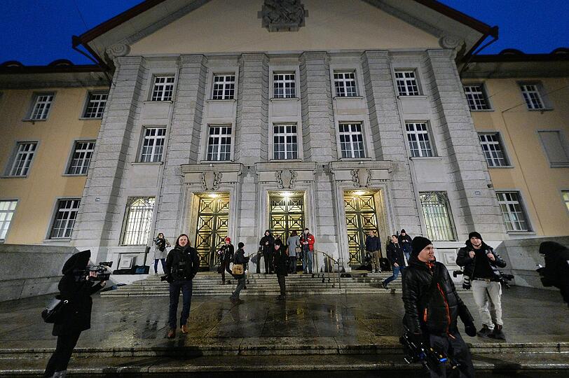 Karl Dall vor Gericht in Zürich. Die Bilder von seiner Ankunft.