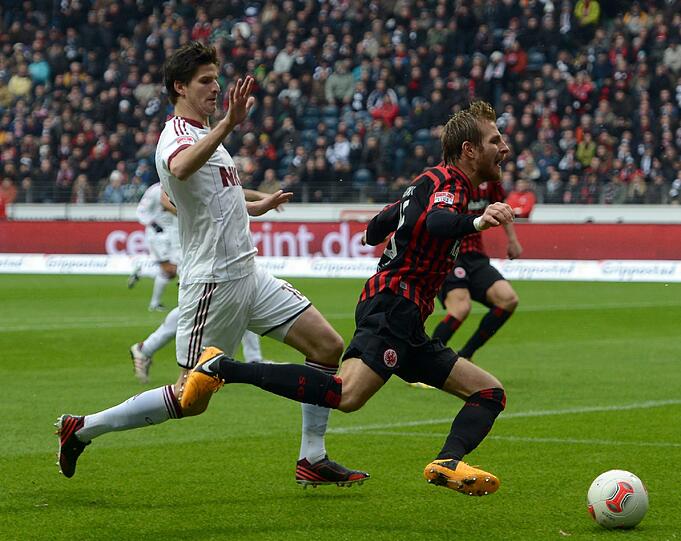 TIMM KLOSE: Note 3. Der Turm in der Defensive. Im Kopfball führt am Schweizer einfach kein Weg vorbei.