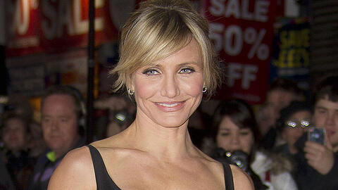 Tiefes Decolleté, schulterfrei: Cameron Diaz kann's tragen