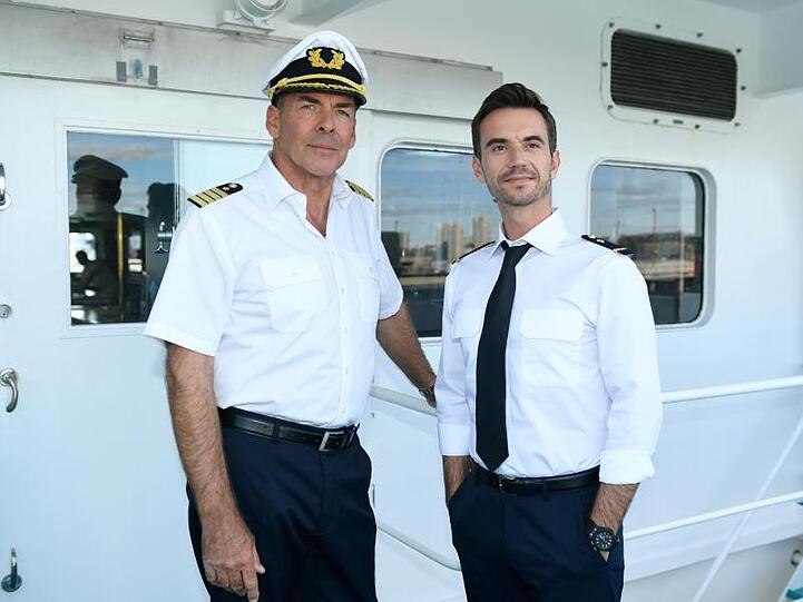 Sascha Hehn (l.) und Florian Silbereisen in der Folge "Das Traumschiff: Tansania".