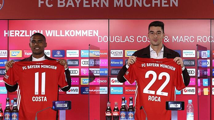 Ein Neuer und ein alter Bekannter: Marc Roca (r.) neben Douglas Costa, der seine zweite Chance bei Bayern nutzen will.