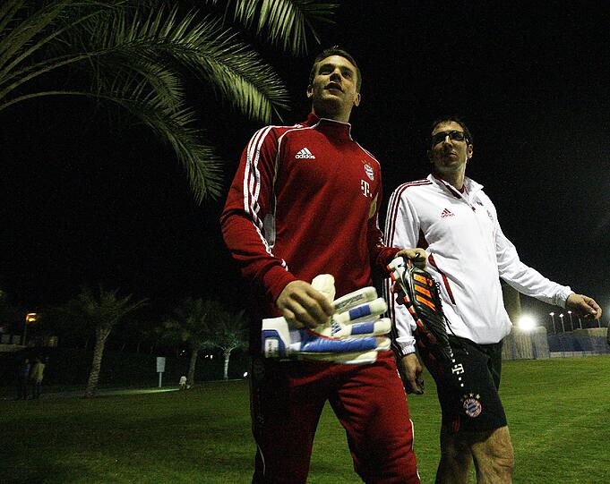 Trainingsauftakt in Doha: Trainer Heynckes lässt seine Spieler in der Luxusanlage "Aspire Academy" schwitzen.