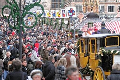 Im wahren Sinne schön voll: der Christkindlesmarkt.