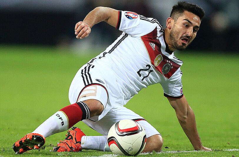 Auch sein BVB-Teamkollege Ilkay Gündogan - zukünftig vermutlich Manchester City - muss wegen einer langwieirgen Knieverletzung passen.