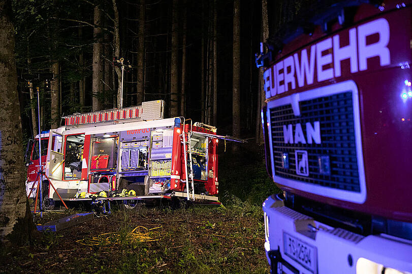 Auf der B305 zwischen Inzell und Ruhpolding ist es am Mittwochabend zu einem tödlichen Verkehrsunfall gekommen. Ein Biker war in den Gegenverkehr geraten und in ein Auto geprallt.