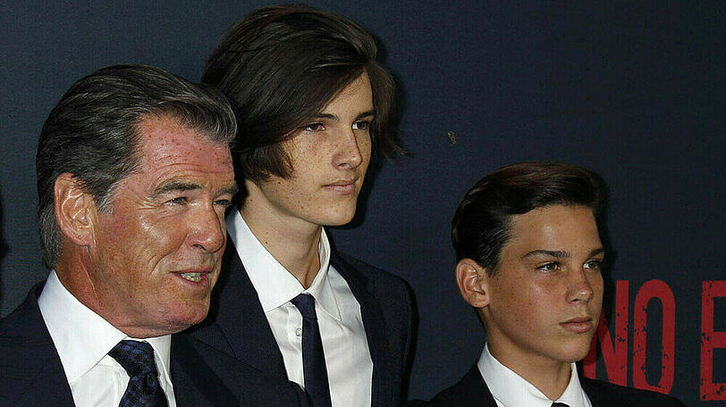Pierce Brosnan und seine Söhne Dylan (Mitte) und Paris