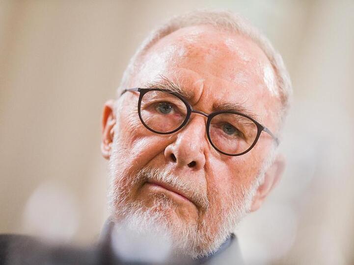 Der Künstler Gerhard Richter in einer Porträtaufnahme. Foto: Rolf Vennenbernd/dpa