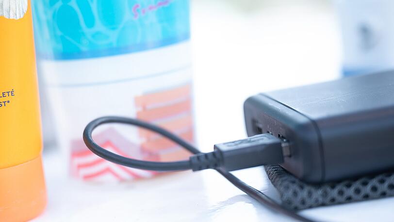 Immer mehr Fluglinien überprüfen ihre Richtlinien für den Transport von Lithium-Batterien. (Symbolbild) Immer mehr Fluglinien überprüfen ihre Richtlinien für den Transport von Lithium-Batterien. (Symbolbild)