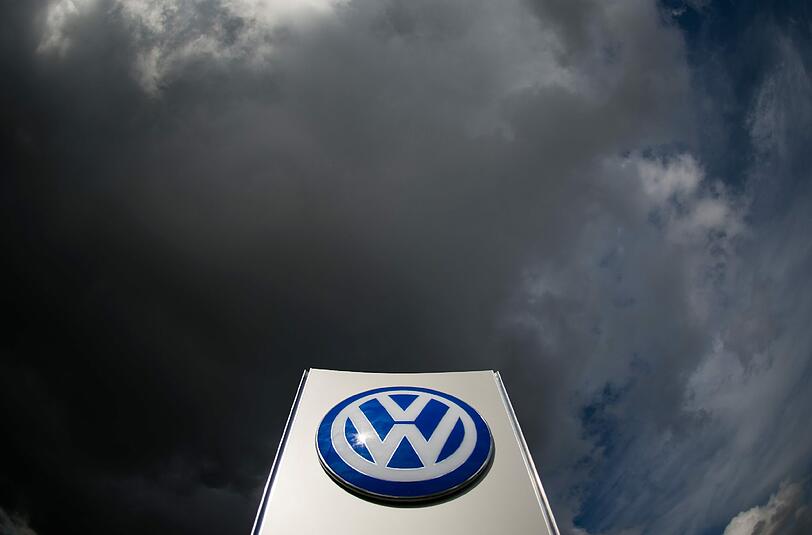 Über zweieinhalb Monate nach dem Ausbruch des Diesel-Skandals ist die Verunsicherung in der VW-Belegschaft noch groß.