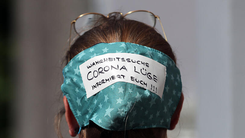 Verschwörungstheoretiker halten die Corona-Pandemie für eine Lüge.