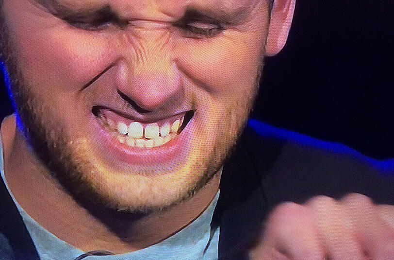 Unter Tränen zum Millionär: Leon Windscheid hat den Hauptgewinn bei Günther Jauchs Quiz geknackt. Dafür brauchte er aber die Hände des Moderators.