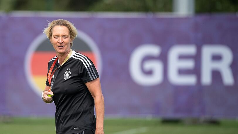 Bundestrainerin Martina Voss-Tecklenburg verspricht vollen Einsatz.